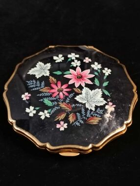 Vintage STRATTON England Powder Compact Mirror Black Floral Enamel Gold Tone